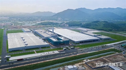 對于“小鵬汽車的底氣究竟在何處”，其實用戶的見解自有道理，但若放眼整個行業的當前格局與發展邏輯，這個猜謎般的討論就值得抽絲剝繭——答案已經鋪就在眼前。